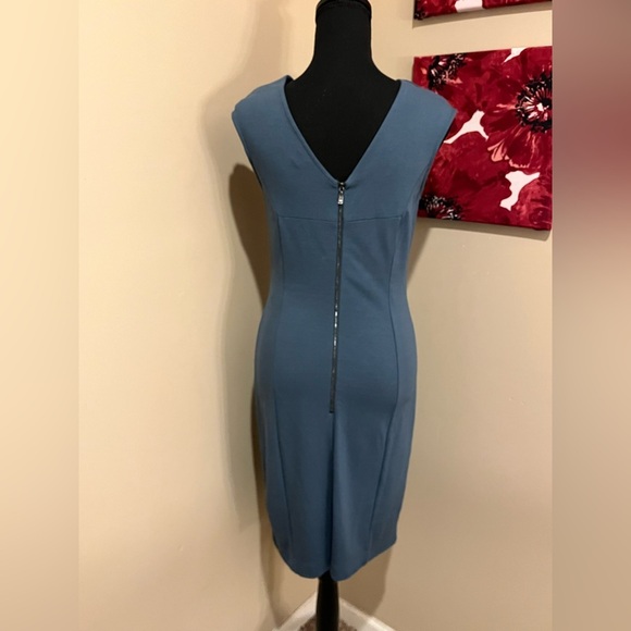 Ann Taylor Elegant Blue-Green Drape Neck Cap Sleeve Form-fit Dress, size 0 - Picture 3 of 7